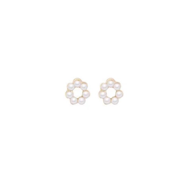 Classic Pearl Earrings